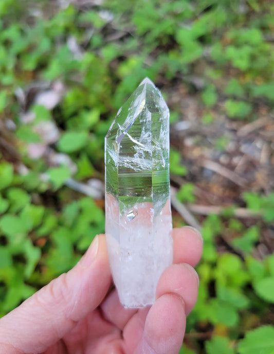Optical Quartz from Colombia, Curved and Self-healed