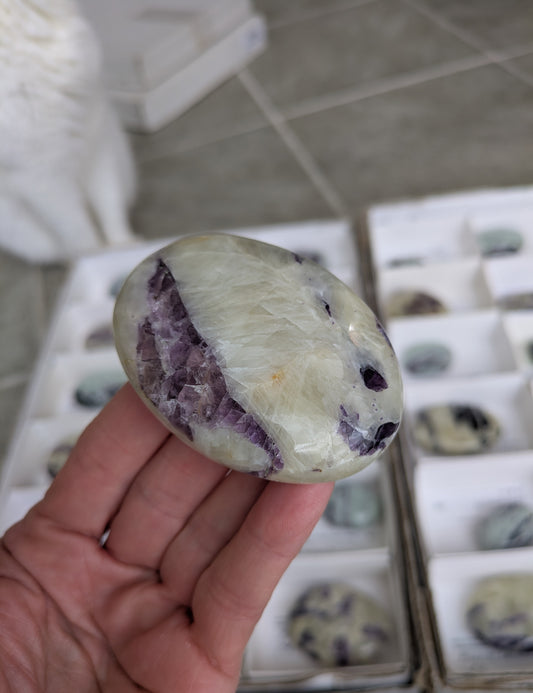 Fluorite in Calcite Palm Stone from India